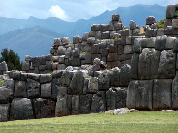 Adventures to Peru | SACSAY CON CIELO MONTANAS copy 1 scaled