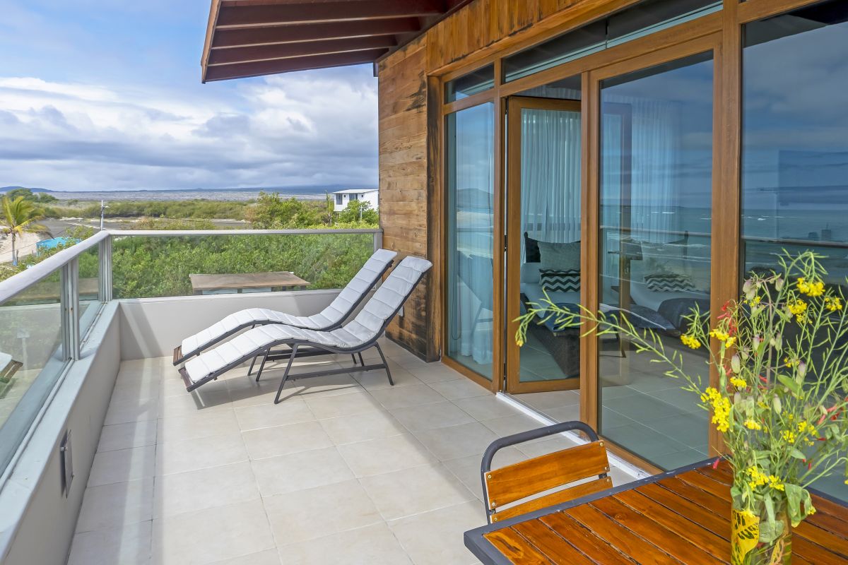 Iguana Crossing Hotel | Adventures to Peru Adventures to Peru | Balcon Master suite 2 1200x800 1