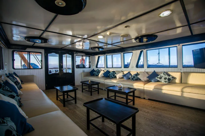 Monserrat Yacht | Adventures to Peru Adventures to Peru | gallery monserrat 5