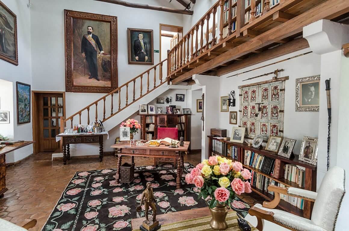 Hacienda Zuleta | Adventures to Peru Adventures to Peru | sala presidentes